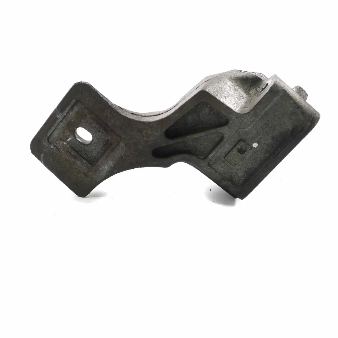 Łapa Silnika Prawa AH22-6037-BA do Land Rover L320 o numerze AH226037BA Land Rover L320 Łapa Silnika Prawa AH22-6037-BA - SKU AH226037BA - Numer Części AH226037BA