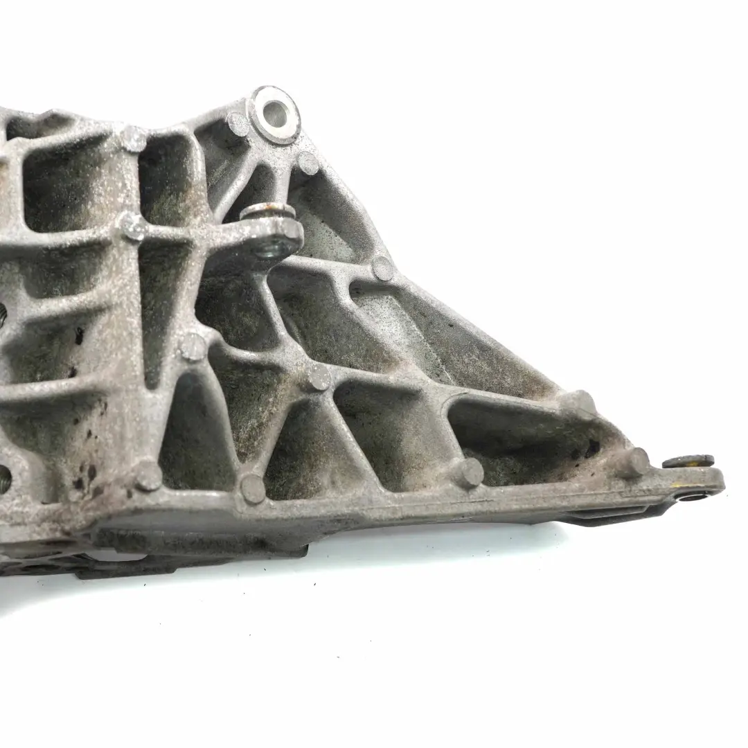 Soporte del alternador para Land Rover Range Sport L320 3.0 D con número de pieza AH3210239BA Land Rover Range Sport L320 3.0 D Soporte del alternador - SKU AH3210239BA - Número de pieza AH3210239BA