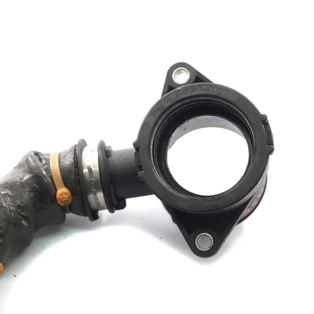 Mk3 Diesel 1.6 TDCi Tubo de Admisión de Aire Brida para Ford Focus con número de pieza AV61-6C784-AF Ford Focus Mk3 Diesel 1.6 TDCi Tubo de Admisión de Aire Brida - SKU AV61-6C784-AF - Número de pieza AV61-6C784-AF