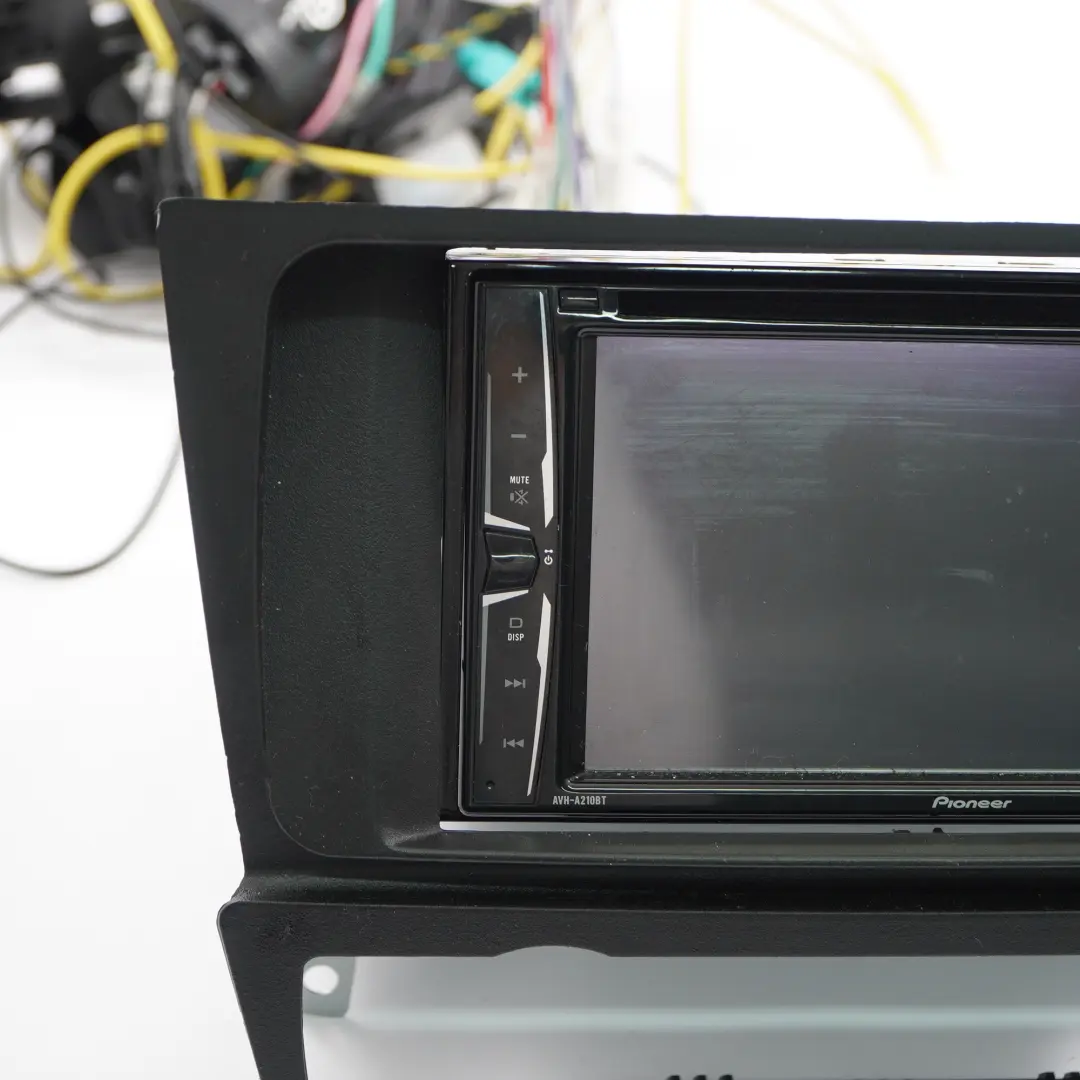  Original Pioneer CD DVD Bluetooth USB Aux iPhone Autoradio - SKU AVH-A210BT - Numéro de pièce AVH-A210BT