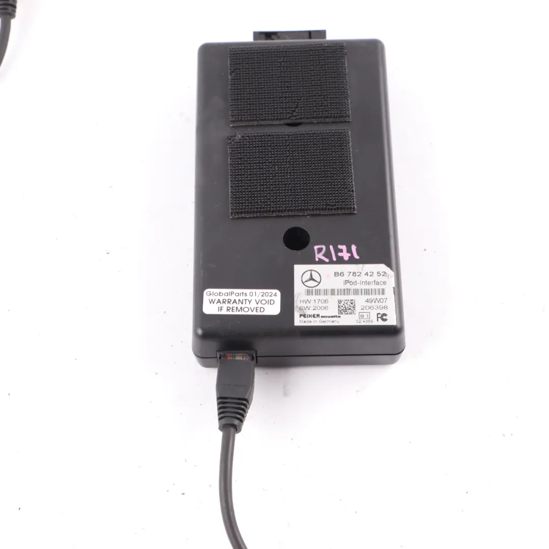 Mercede R171 Ipod Interface Multimedia Music Connection Module +Cable to with Part number B67824252 Mercede R171 Ipod Interface Multimedia Music Connection Module +Cable - SKU B67824252 - Part number B67824252