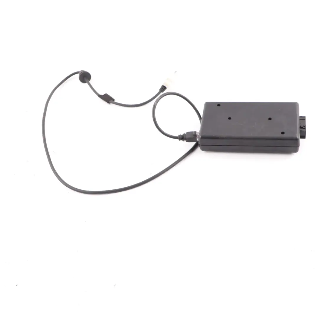 Mercede R171 Ipod Interface Multimedia Music Connection Module +Cable to with Part number B67824252 Mercede R171 Ipod Interface Multimedia Music Connection Module +Cable - SKU B67824252 - Part number B67824252
