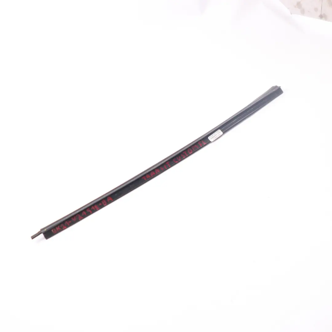 Rail de guidage de la fenêtre Joint de la porte avant gauche pour Ford Transit Custom à propos du numéro de pièce BK21-V21511-BA Ford Transit Custom Rail de guidage de la fenêtre Joint de la porte avant gauche - SKU BK21-V21511-BA - Numéro de pièce BK21-V21511-BA