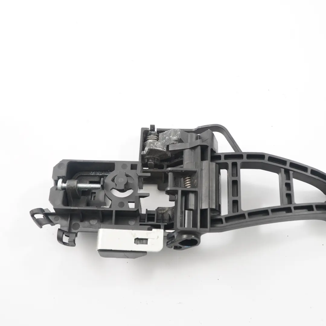 Podstawa Baza Mocowanie Klamka Prawy Tył do Ford Transit Connect o numerze BK21V429A36AG Ford Transit Connect Podstawa Baza Mocowanie Klamka Prawy Tył - SKU BK21V429A36AG - Numer Części BK21V429A36AG