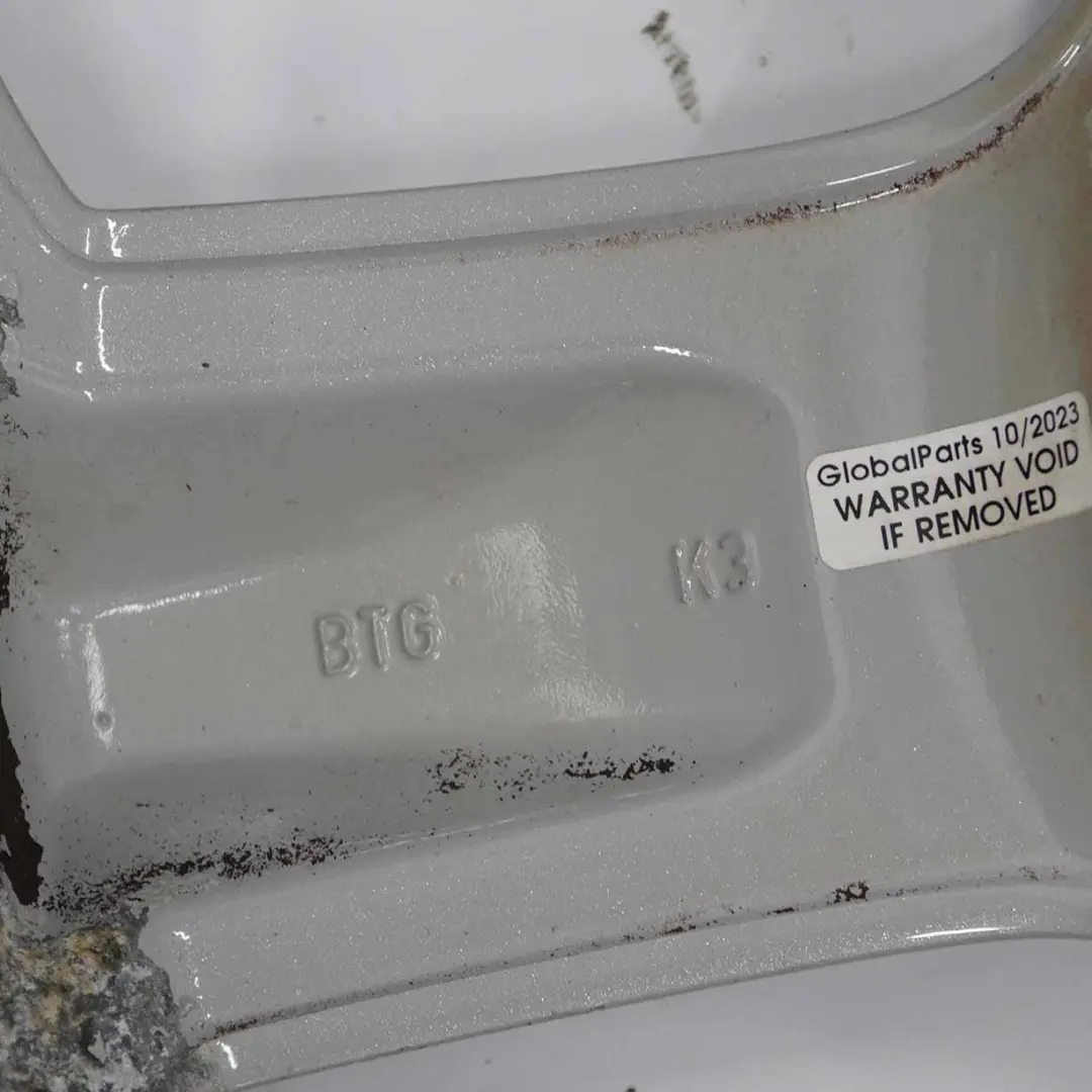 Cerchio in lega argento 17" 7J ET:39 per Opel Zafira Astra con numero di parte BTGK3 Opel Zafira Astra Cerchio in lega argento 17" 7J ET:39 - SKU BTGK3-1 - Numero di parte BTGK3