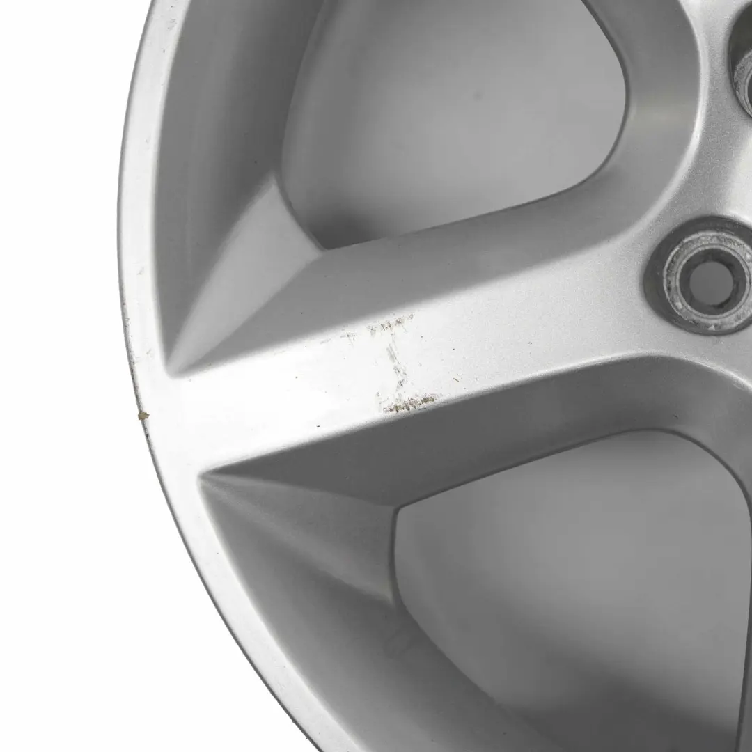 Jante Alliage 17" 7J ET:39 pour Opel Zafira Astra Silver à propos du numéro de pièce BTGK3 Opel Zafira Astra Silver Jante Alliage 17" 7J ET:39 - SKU BTGK3-1 - Numéro de pièce BTGK3