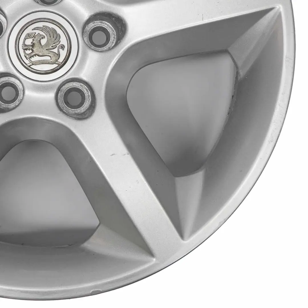 Llanta de aleación plateada 17" 7J ET:39 para Opel Zafira Astra con número de pieza BTGK5 Opel Zafira Astra Llanta de aleación plateada 17" 7J ET:39 - SKU BTGK5-1 - Número de pieza BTGK5