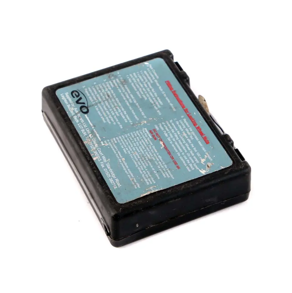 Śruby zabezpieczające do kół M12x1.5x28 do BMW E87 o numerze Carflow Trilock BMW E87 Śruby zabezpieczające do kół M12x1.5x28 - SKU Carflow Trilock - Numer Części Carflow Trilock