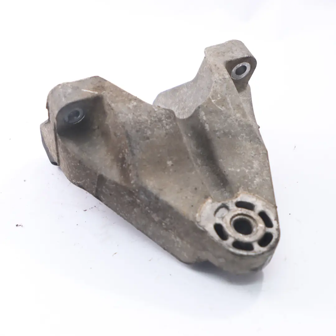 Wspornik Łapa Silnika Prawy do Ford Transit Mk7 2.2 TDCi o numerze CC11-6037-AA Ford Transit Mk7 2.2 TDCi Wspornik Łapa Silnika Prawy - SKU CC11-6037-AA - Numer Części CC11-6037-AA