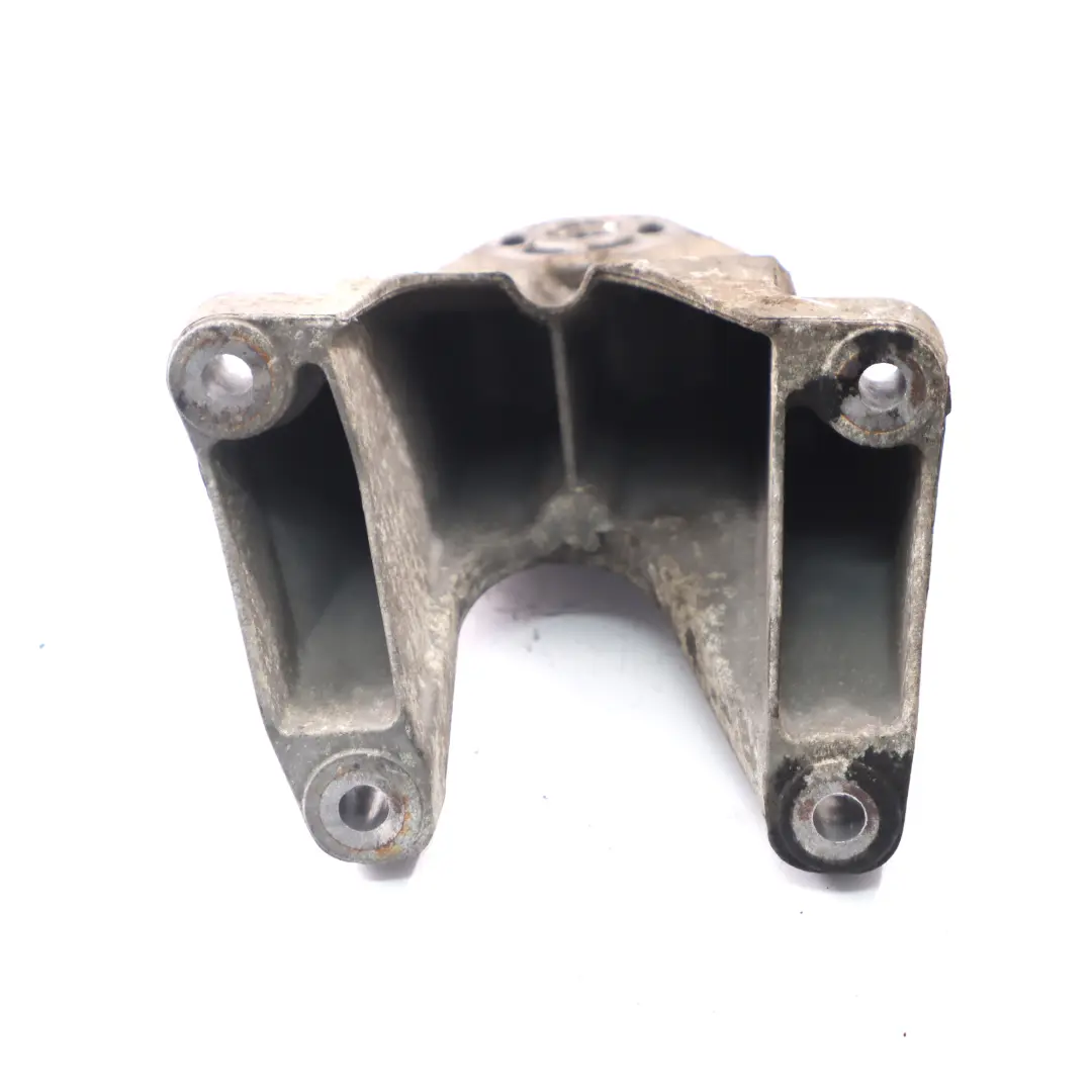 Supporto motore Ford Transit Mk7 2.2 TDCi Supporto staffa destra per con numero di parte CC11-6037-AA Supporto motore Ford Transit Mk7 2.2 TDCi Supporto staffa destra - SKU CC11-6037-AA - Numero di parte CC11-6037-AA