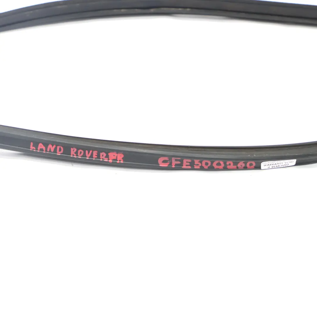 Guarnizione Finestra Porta Anteriore Destra per Land Rover Freelander 2 con numero di parte CFE500260 Land Rover Freelander 2 Guarnizione Finestra Porta Anteriore Destra - SKU CFE500260 - Numero di parte CFE500260