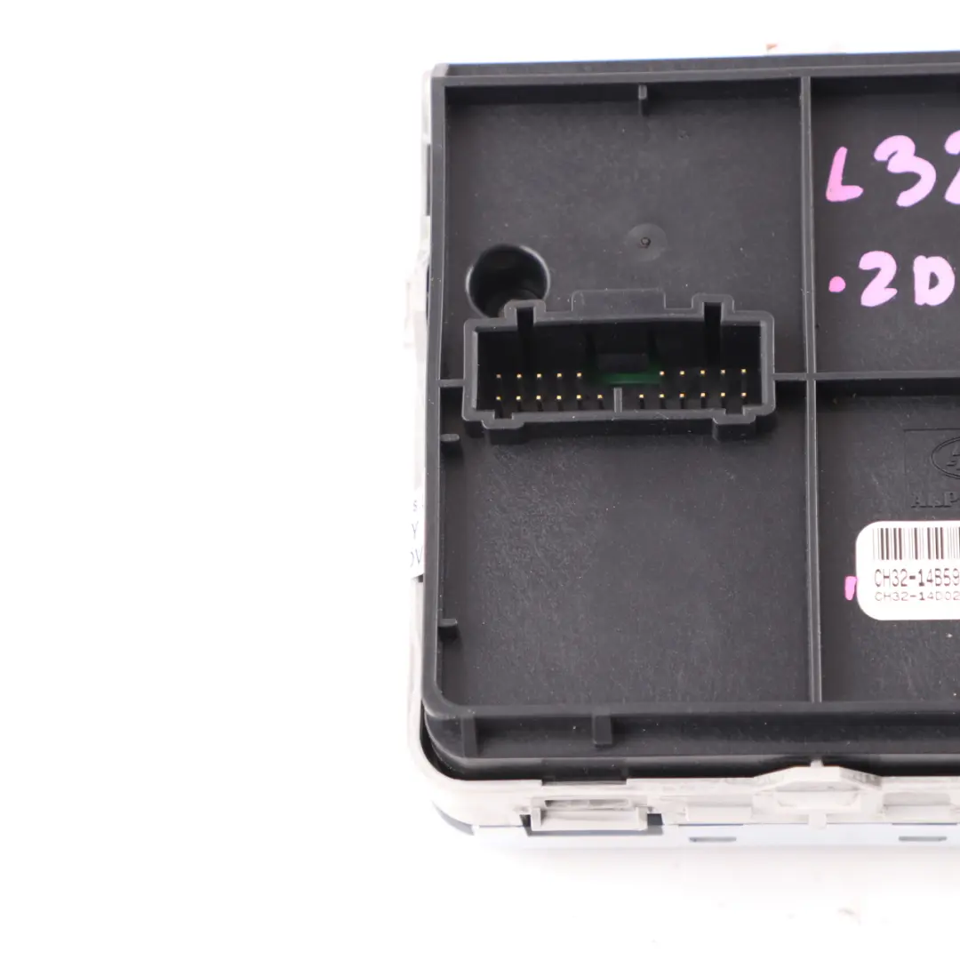 Control Switch Land Rover Range Rover L320 Switch Unit to Traction with Part number CH22-14B596-BC Traction Control Switch Land Rover Range Rover L320 Switch Unit - SKU CH22-14B596-BC - Part number CH22-14B596-BC