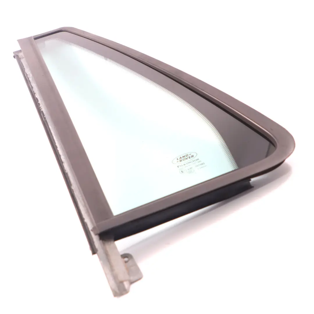 Vitrage arrière gauche Trimestre AS2 pour Land Rover Freelander 2 à propos du numéro de pièce CVB500270 Land Rover Freelander 2 Vitrage arrière gauche Trimestre AS2 - SKU CVB500270 - Numéro de pièce CVB500270