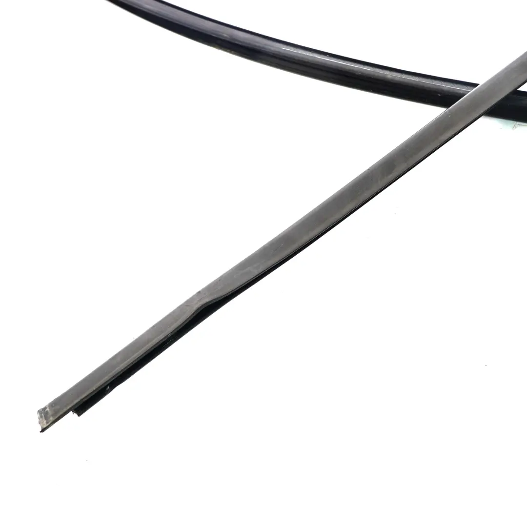 Ford Transit Connect Joint d'Étanchéité Vitre Porte Avant Gauche - SKU DT11-V21511-AM - Numéro de pièce DT11-V21511-AM