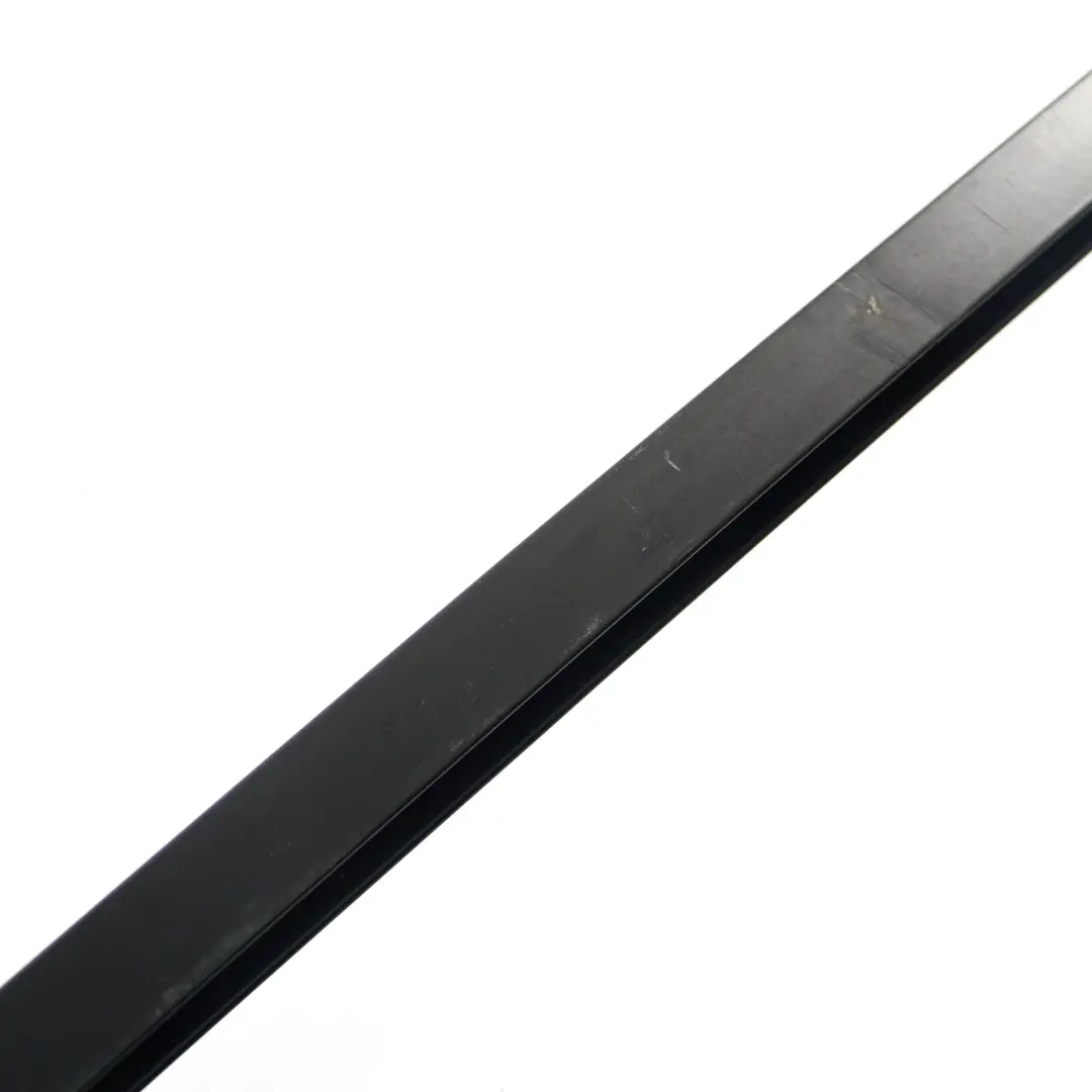 Ford Transit Connect guidage fenêtre d'étanchéité avant gauche - SKU DT11-V22299-AH - Numéro de pièce DT11-V22299-AH
