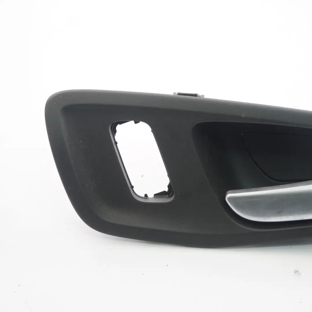 Klamka Wewnętrzna Prawy Przód do Ford Transit Connect o numerze DT11-V22600-BC Ford Transit Connect Klamka Wewnętrzna Prawy Przód - SKU DT11-V22600-BC - Numer Części DT11-V22600-BC