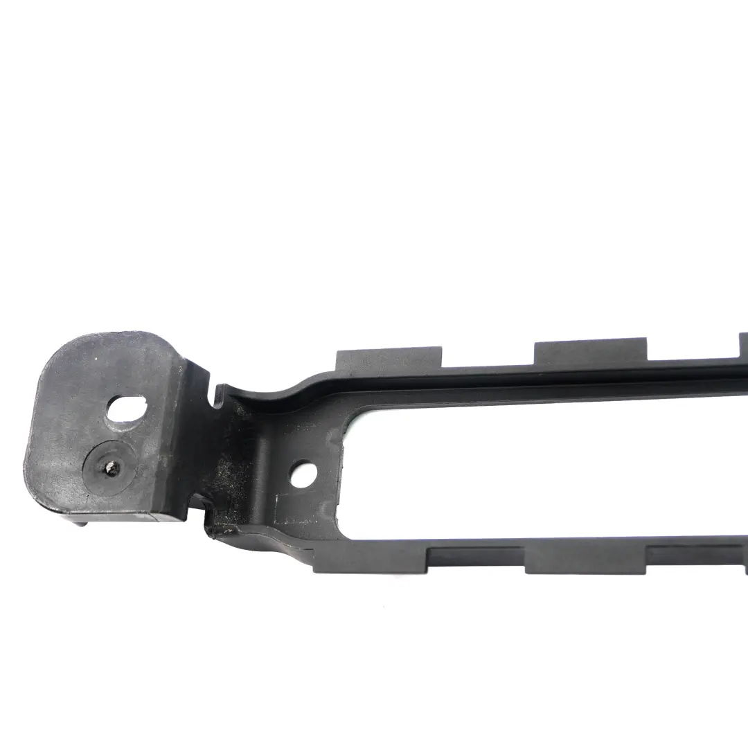 Ford Transit Connect Porte coulissante arrière gauche Support de poignée - SKU DT11-V266A63-AD - Numéro de pièce DT11-V266A63-AD
