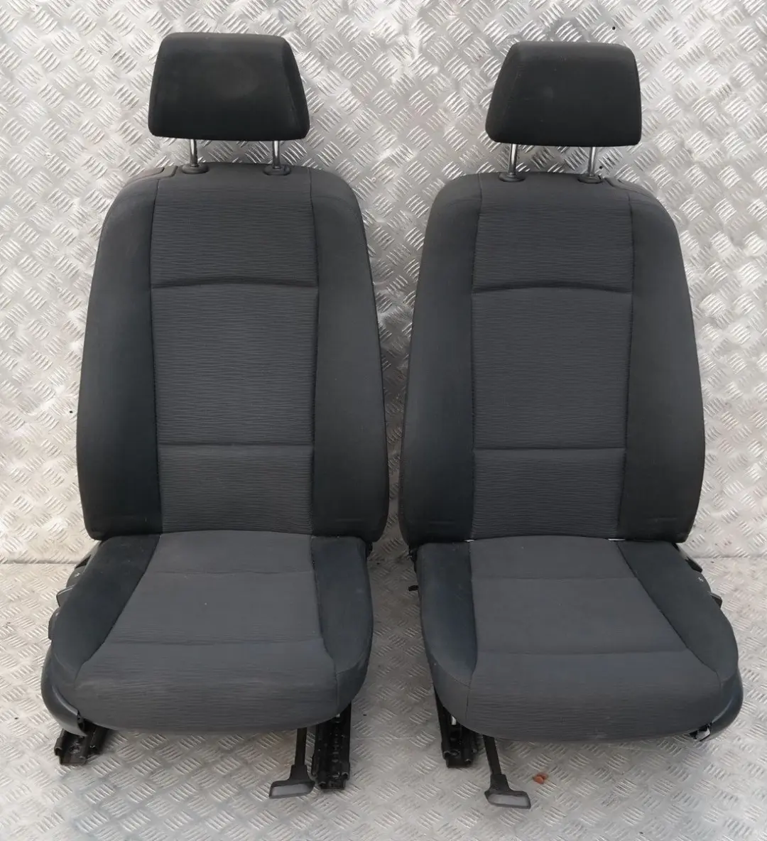 BMW 1 SERIES Cloth Interior Seats with Airbag and Door Cards Anthrazit Black - SKU E81 Anthrazit Black Cloth Seats - Part number E81