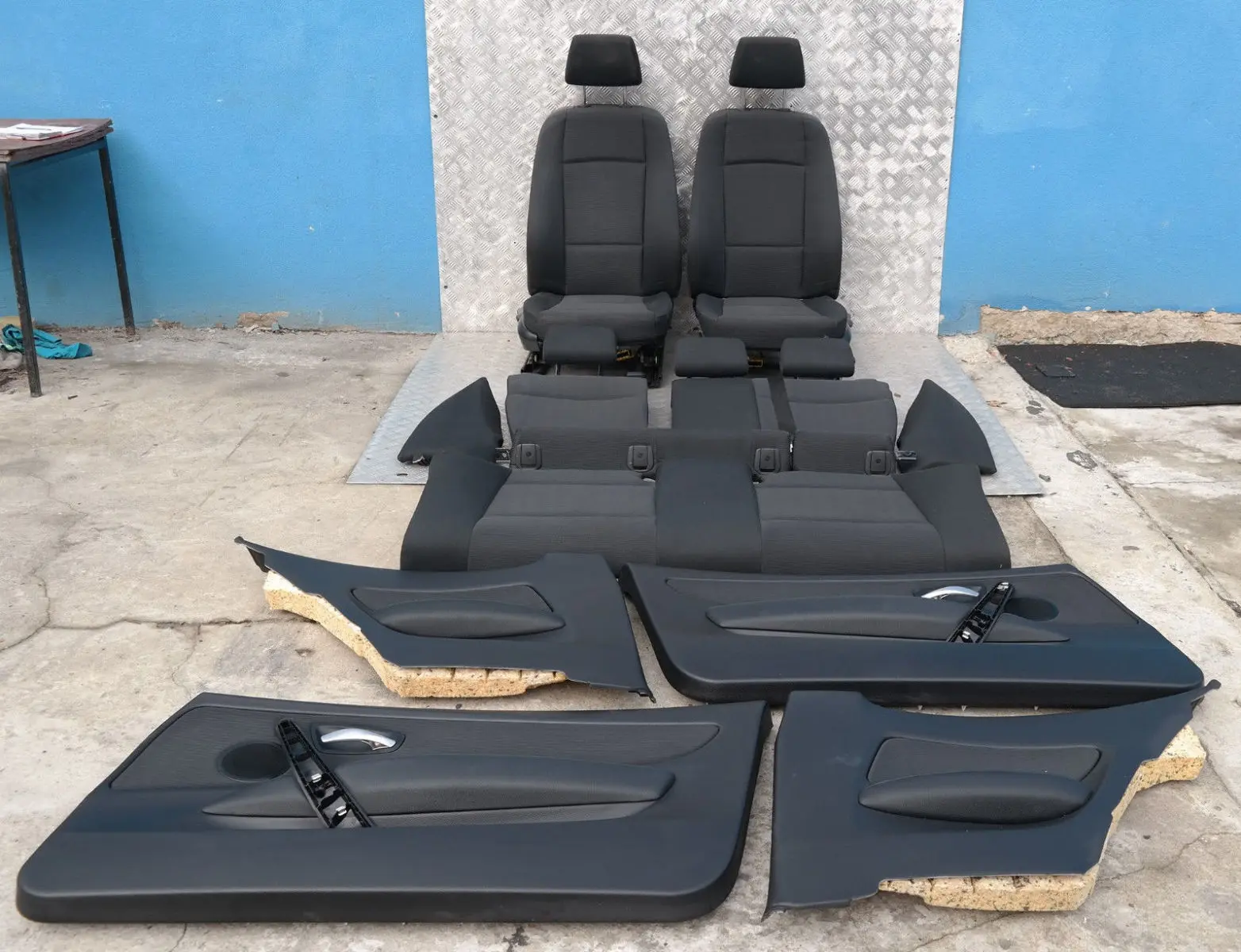 BMW 1 SERIES E81 Cloth Interior Seats with Airbag and Door Cards Anthrazit Black