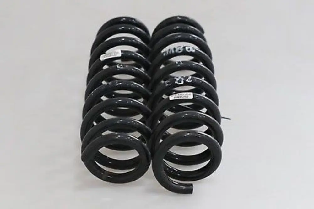 BMW E82 Coupe Sprężyna sprężyny tylna tył - SKU E82 118d Rear Coil Spring Set - Numer Części E82 118d Rear Coil Spring Set