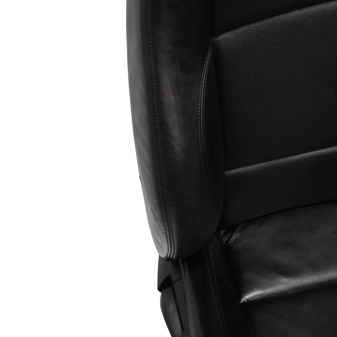 Fotele Fotel Czarna Skóra Grzane do BMW E88 Sport o numerze BMW E88 Sport Fotele Fotel Czarna Skóra Grzane - SKU E88 Front Seats Set - Numer Części