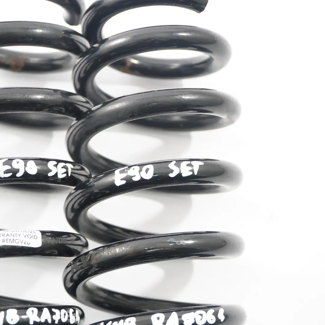 BMW E90 Spule Feder Satz Hinten Links Rechts Spule Feder Aufhängung KYB RA7064 - SKU E90 KYB RA7064 Rear Coil Spring Set - Teilenummer E90 KYB RA7064 Rear Coil Spring Set