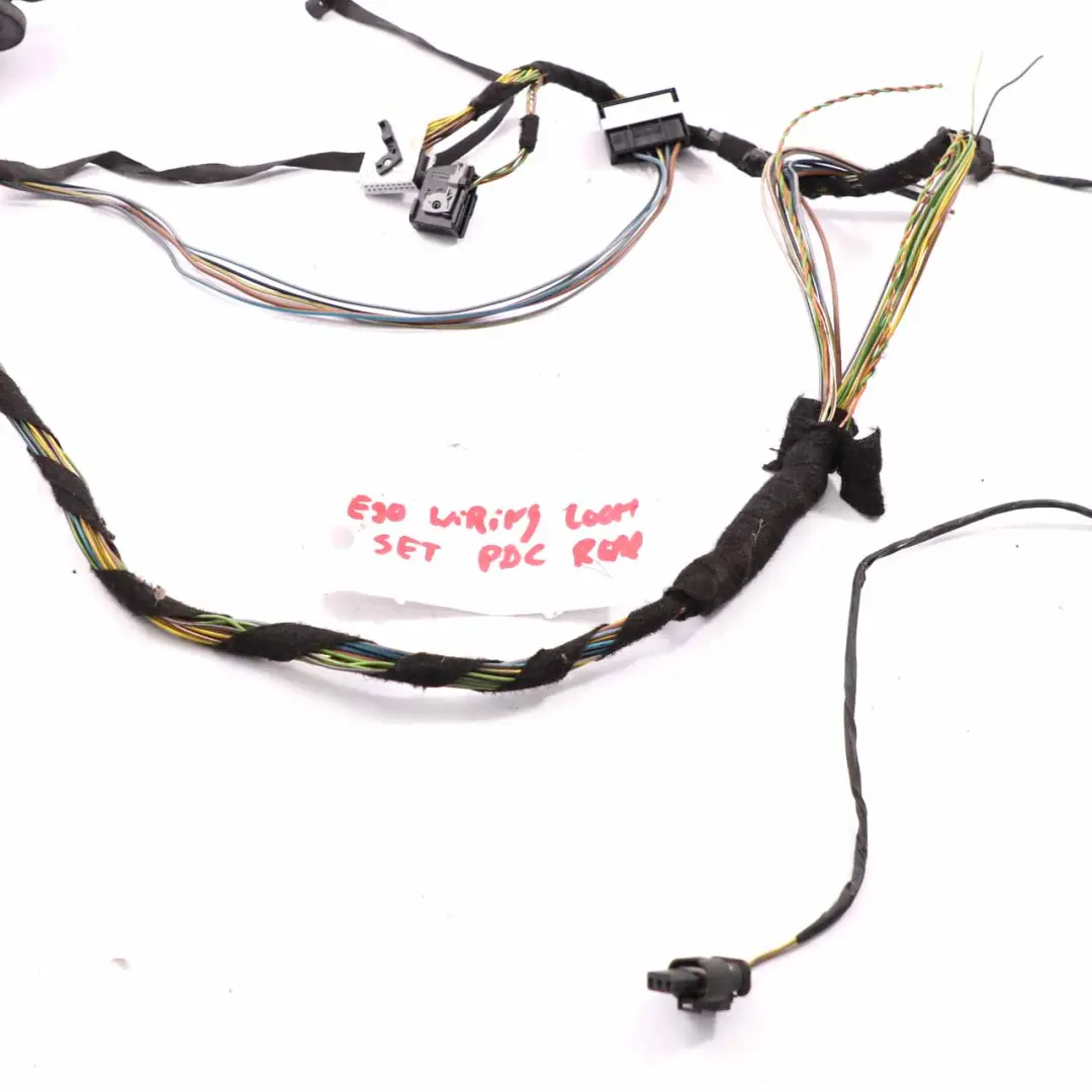 Juego de cableado trasero PDC Juego completo para BMW N E91 E91N LCI con número de pieza E90 BMW N E91 E91N LCI Juego de cableado trasero PDC Juego completo - SKU E90 Wiring Loom Set PDC rear - Número de pieza E90