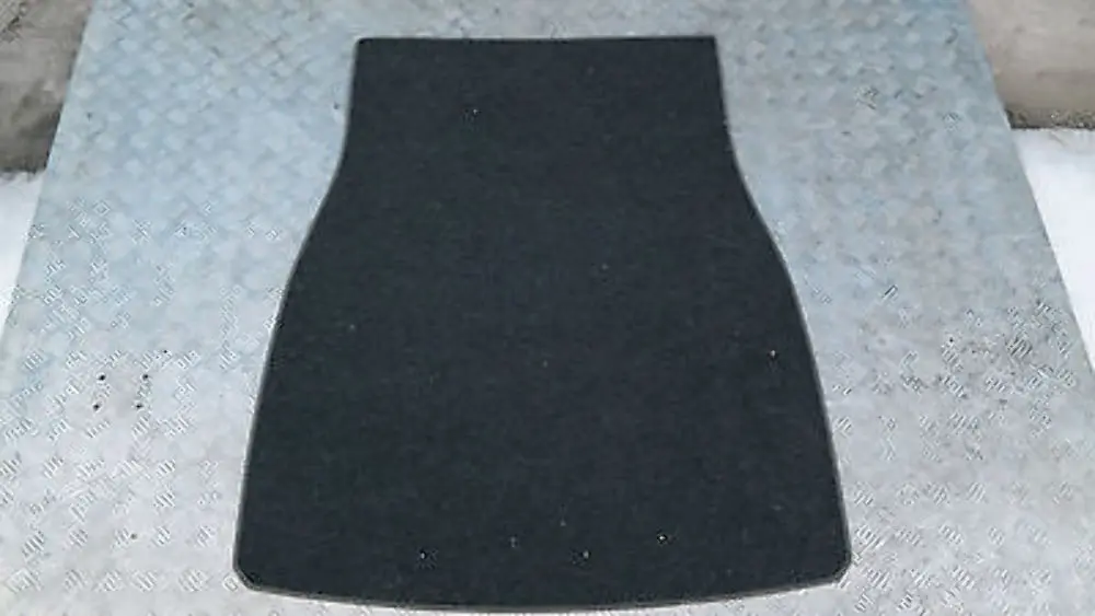 Tapis de sol recouvrant le compartiment à bagages Grau Grey pour BMW à propos du numéro de pièce E91 BMW Tapis de sol recouvrant le compartiment à bagages Grau Grey - SKU E91 Floor carpet grey - Numéro de pièce E91