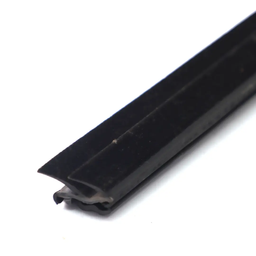 Joint d'étanchéité de vitre de portière avant droite pour Land Rover Freelander 2 à propos du numéro de pièce EJT500020 Land Rover Freelander 2 Joint d'étanchéité de vitre de portière avant droite - SKU EJT500020 - Numéro de pièce EJT500020