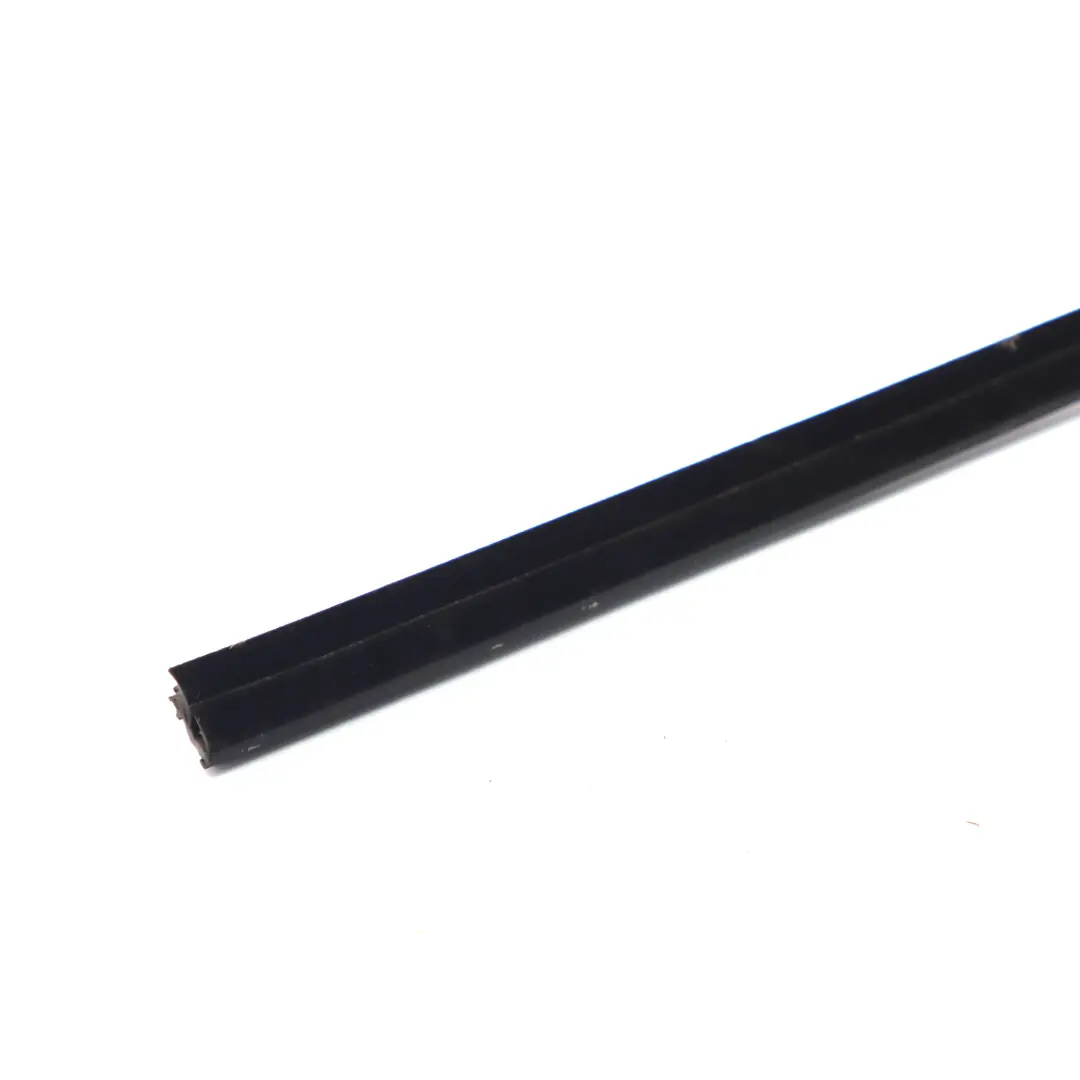 Joint d'étanchéité de vitre de portière avant gauche pour Land Rover Freelander 2 à propos du numéro de pièce EJT500030 Land Rover Freelander 2 Joint d'étanchéité de vitre de portière avant gauche - SKU EJT500030 - Numéro de pièce EJT500030