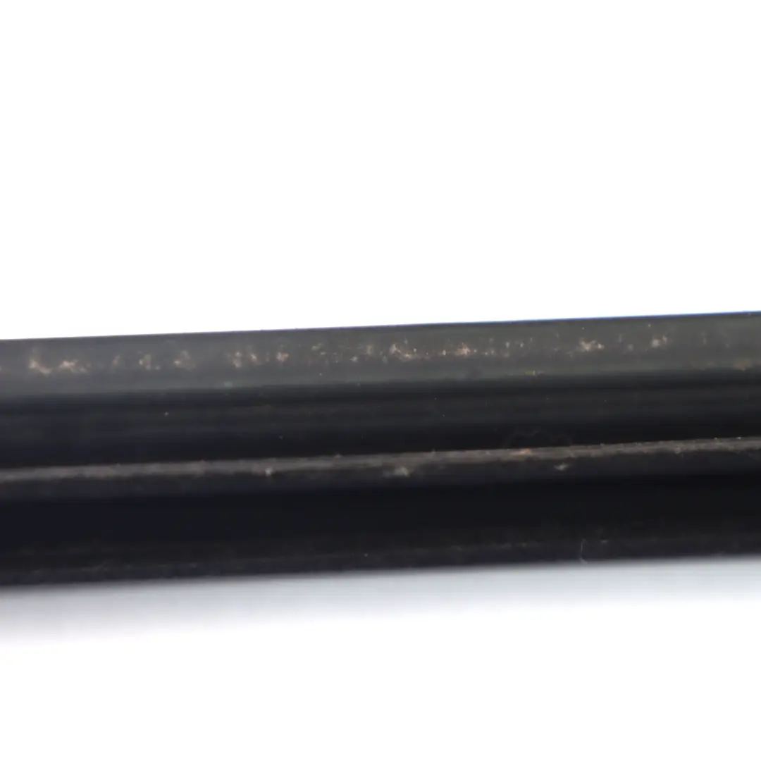 Joint d'étanchéité de vitre de portière avant gauche pour Land Rover Freelander 2 à propos du numéro de pièce EJT500030 Land Rover Freelander 2 Joint d'étanchéité de vitre de portière avant gauche - SKU EJT500030 - Numéro de pièce EJT500030