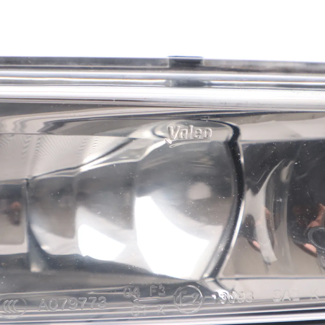 Lift Lampa Przeciwmgielna Zderzaka Prawy Przód do Ford Focus 3 o numerze F1EB-15A254-AB Ford Focus 3 Lift Lampa Przeciwmgielna Zderzaka Prawy Przód - SKU F1EB-15A254-AB - Numer Części F1EB-15A254-AB