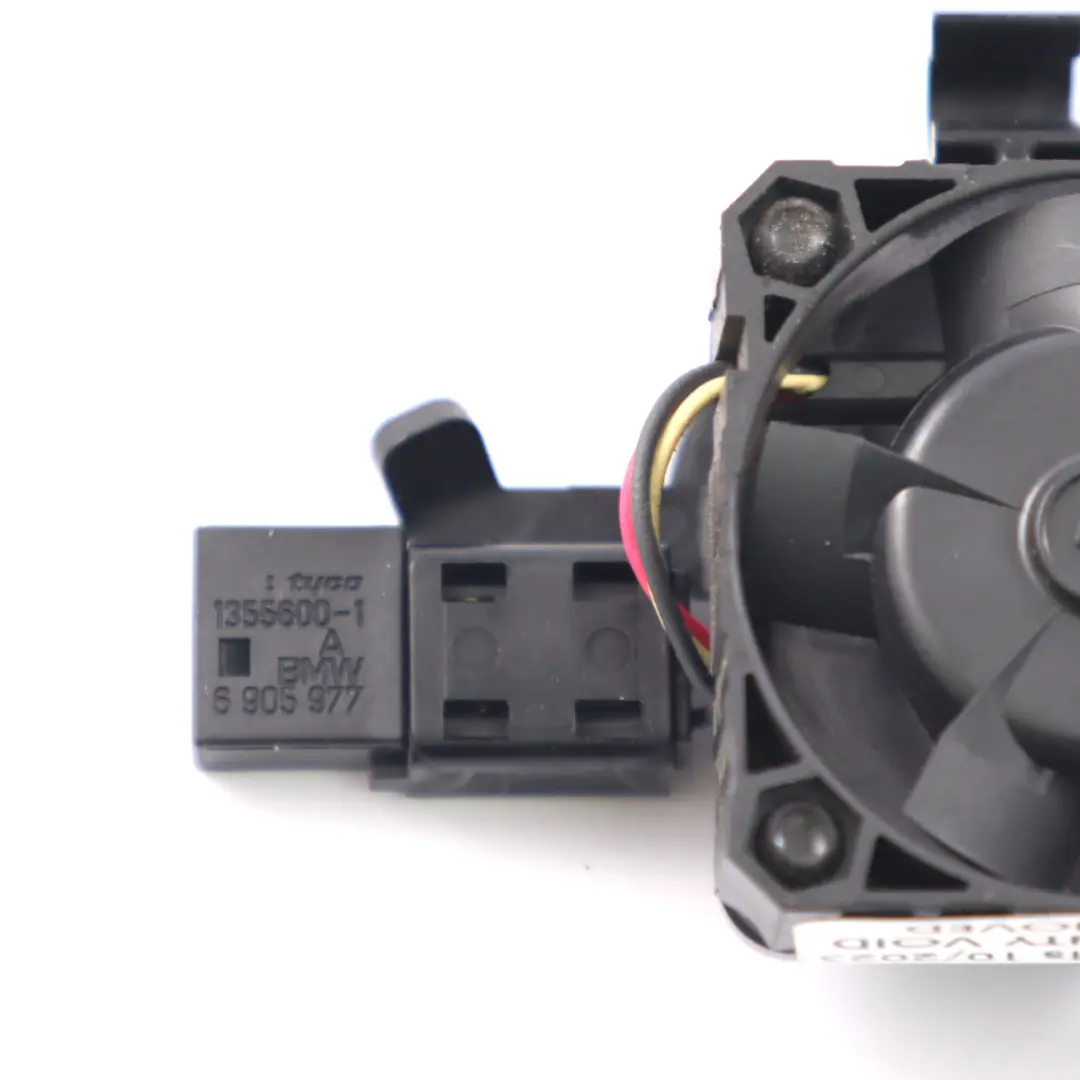 Radio Fan Adapter Cooling Control Unit Module BMW E90 E91 E92 - SKU F40HQ012GKB - Part number F40HQ012GKB