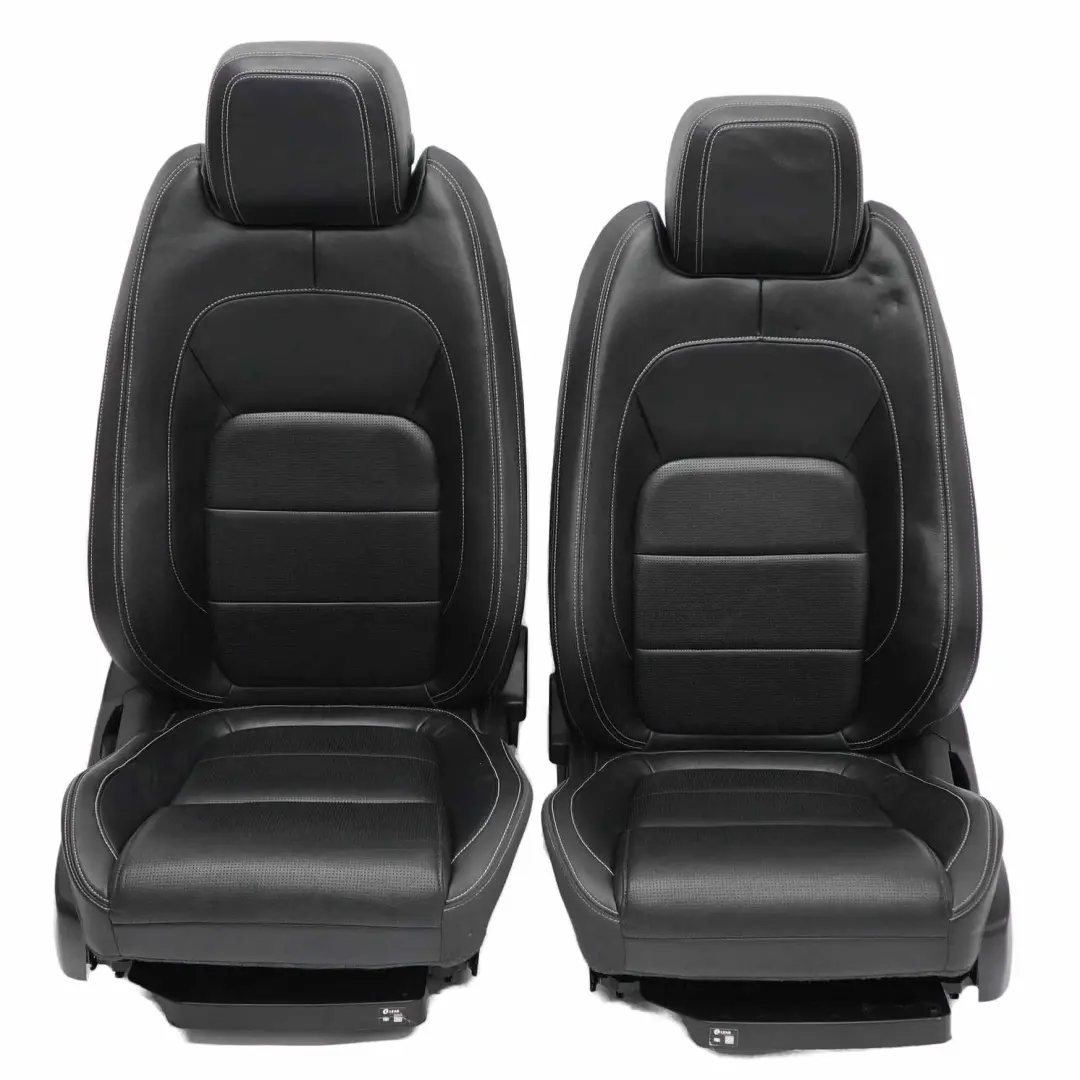 Komplet Foteli Skóra Sport Grzane do Jaguar F-Pace o numerze Jaguar F-Pace Taurus Leather Sport Seats Jaguar F-Pace Komplet Foteli Skóra Sport Grzane - SKU Jaguar F-Pace Taurus Leather Sport Seats - Numer Części Jaguar F-Pace Taurus Leather Sport Seats
