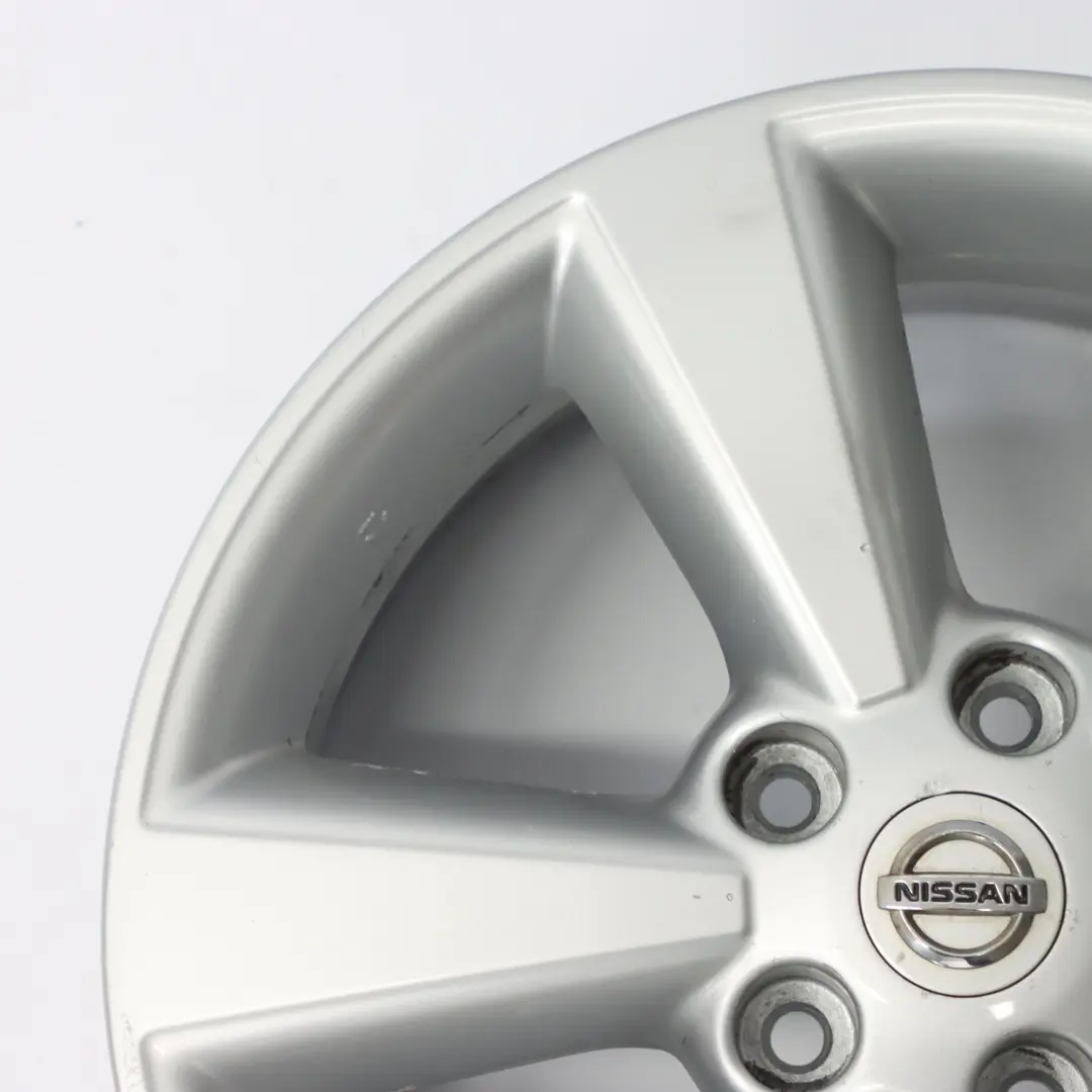 Jante alliage argentée 17" ET:40 6.5J pour Nissan Qashqai J10 à propos du numéro de pièce JD110MB55 Nissan Qashqai J10 Jante alliage argentée 17" ET:40 6.5J - SKU JD110MB55-1 - Numéro de pièce JD110MB55