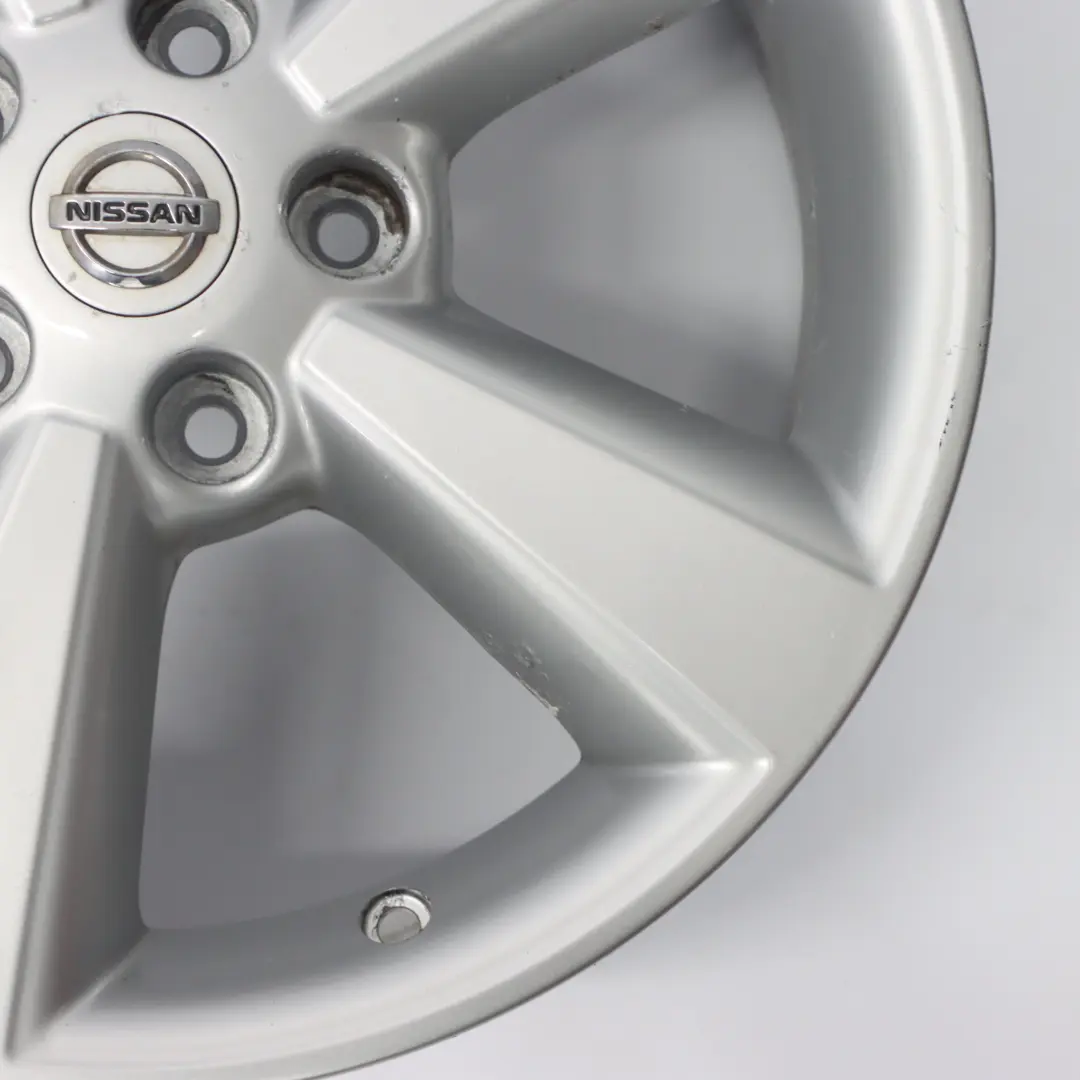 17" ET:40 6.5J Llanta de aleación plateada para Nissan Qashqai J10 con número de pieza JD110MB55 Nissan Qashqai J10 17" ET:40 6.5J Llanta de aleación plateada - SKU JD110MB55-1 - Número de pieza JD110MB55