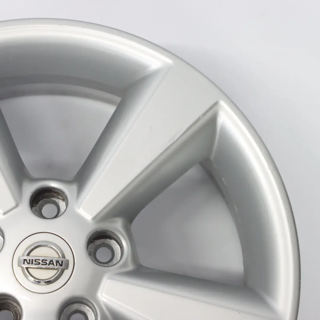 Cerchio in lega argento 17" ET:40 6.5J per Nissan Qashqai J10 con numero di parte JD110MB55 Nissan Qashqai J10 Cerchio in lega argento 17" ET:40 6.5J - SKU JD110MB55 - Numero di parte JD110MB55