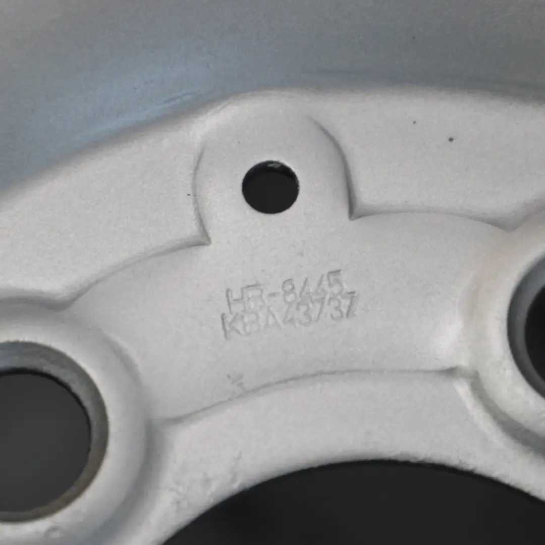 Cerchio in acciaio nero 6J 15'' ET:43 per VW Audi Skoda con numero di parte KBA43737 VW Audi Skoda Cerchio in acciaio nero 6J 15'' ET:43 - SKU KBA43737 - Numero di parte KBA43737