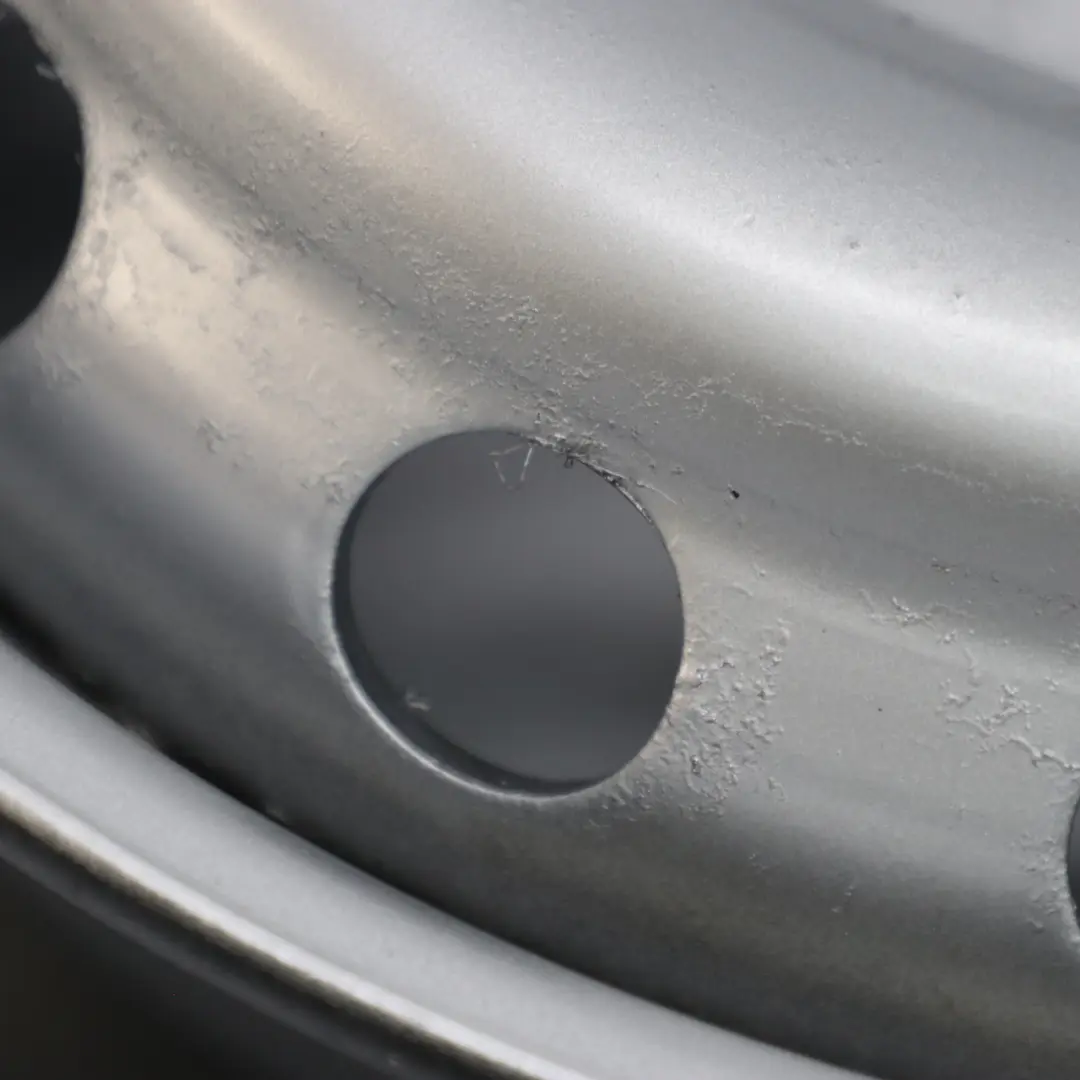 Noir Jante Acier 6J 15'' ET:43 pour VW Audi Skoda à propos du numéro de pièce KBA43737 VW Audi Skoda Noir Jante Acier 6J 15'' ET:43 - SKU KBA43737 - Numéro de pièce KBA43737