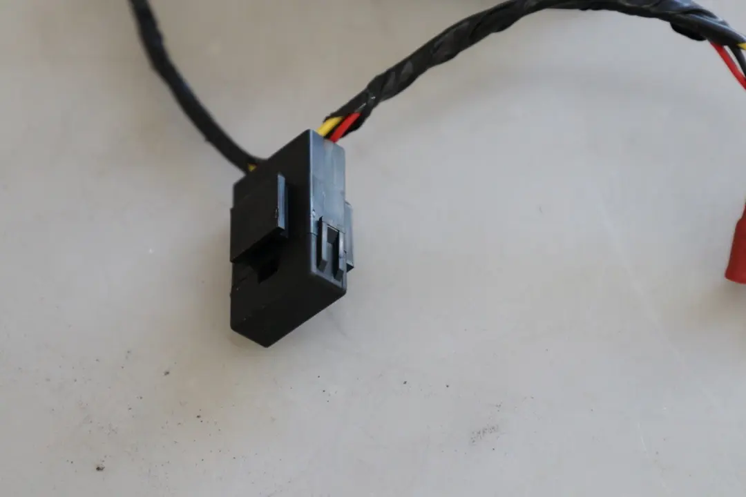  Genuine Alpine Video/Audio Stereo Switcher Selector 4:2 - SKU KCE-420V - Part number KCE-420V