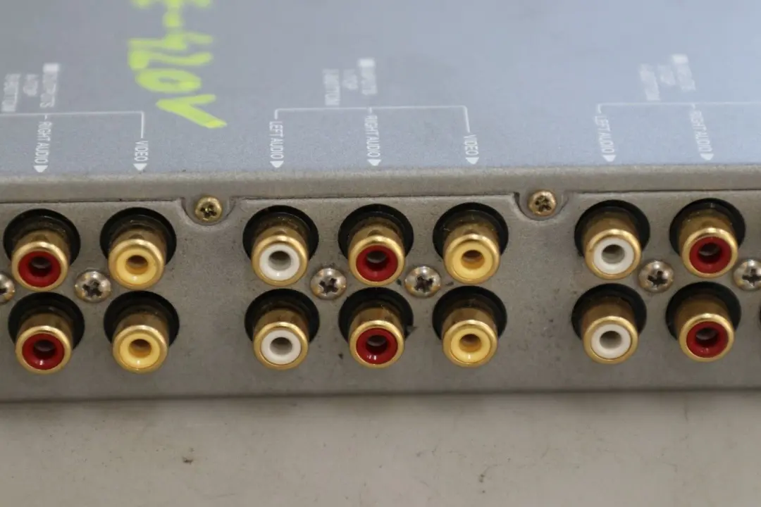  Genuine Alpine Video/Audio Stereo Switcher Selector 4:2 - SKU KCE-420V - Part number KCE-420V