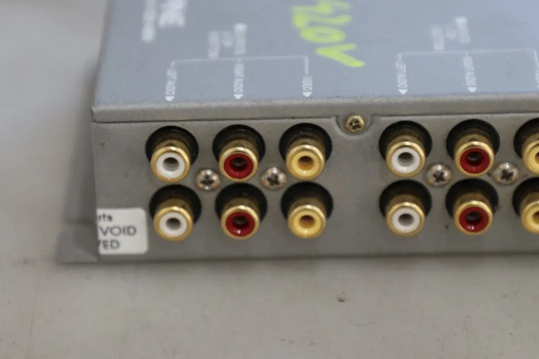 Original Alpine Video / Audio Stereo Umschalter 4: 2 für mit Teilenummer KCE-420V Original Alpine Video / Audio Stereo Umschalter 4: 2 - SKU KCE-420V - Teilenummer KCE-420V