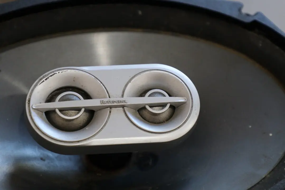 Original Harman Infinity Referenz Reihe Stereo Audio Lautsprecher Set für BMW mit Teilenummer 9613i BMW Original Harman Infinity Referenz Reihe Stereo Audio Lautsprecher Set - SKU KCE-420V1 - Teilenummer 9613i