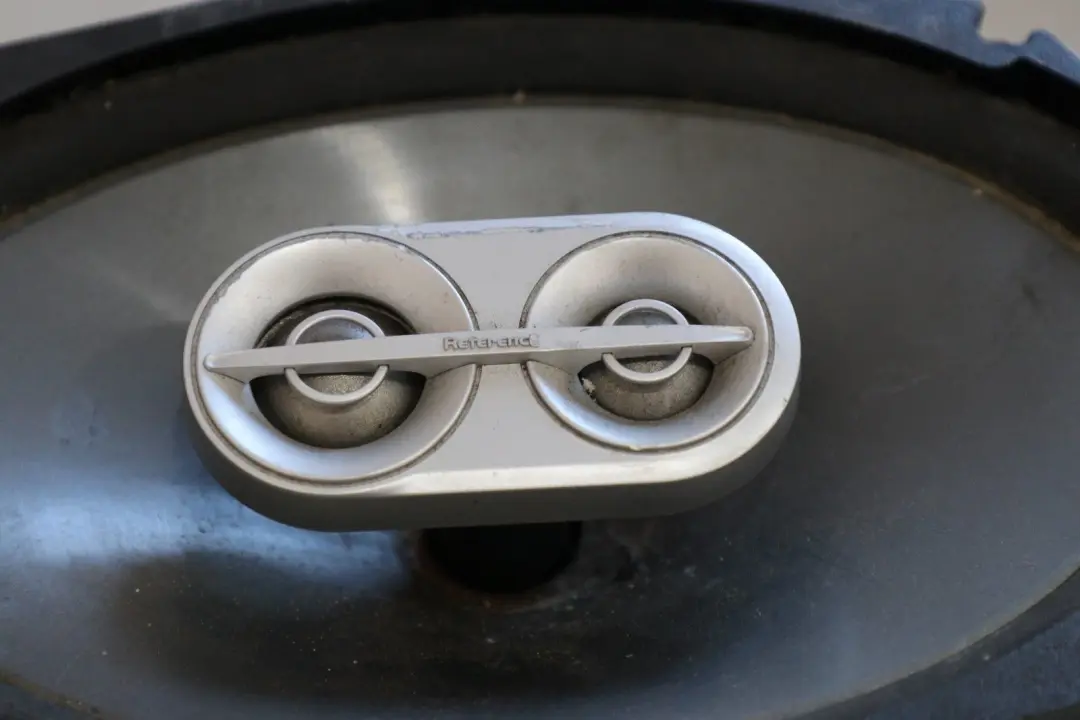 Original Harman Infinity Referenz Reihe Stereo Audio Lautsprecher Set für BMW mit Teilenummer 9613i BMW Original Harman Infinity Referenz Reihe Stereo Audio Lautsprecher Set - SKU KCE-420V1 - Teilenummer 9613i