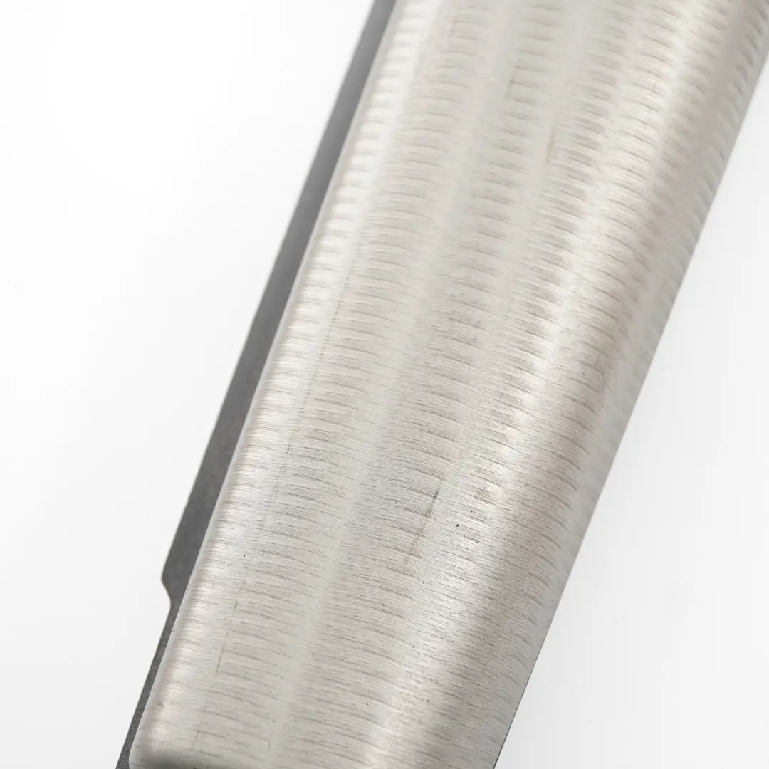 Osłona Dekor Listwa Deski Prawa Aluminium do Mini Cooper R56 o numerze 2752209 Mini Cooper R56 Osłona Dekor Listwa Deski Prawa Aluminium - SKU lhd-2752209 - Numer Części 2752209