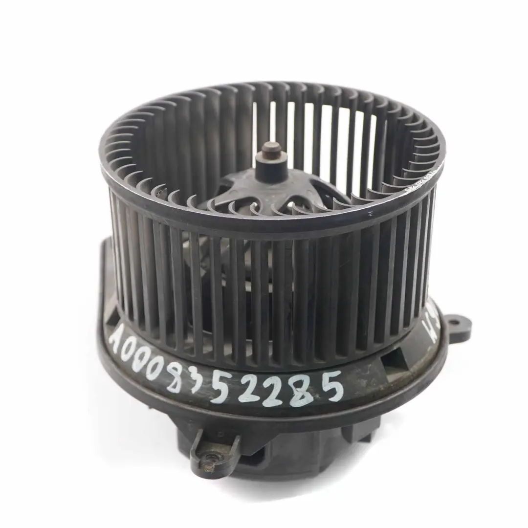 W901 W903 Chauffage Moteur Ventilateur Diesel pour Mercedes Sprinter à propos du numéro de pièce A0008352285 Mercedes Sprinter W901 W903 Chauffage Moteur Ventilateur Diesel - SKU lhd-A0008352285 - Numéro de pièce A0008352285