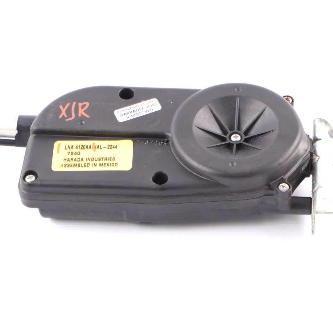 Jaguar XJ X308 XJR X300 Electric Antenna Aerial Radio Amplifier to with Part number LNA4120AA Jaguar XJ X308 XJR X300 Electric Antenna Aerial Radio Amplifier - SKU LNA4120AA - Part number LNA4120AA