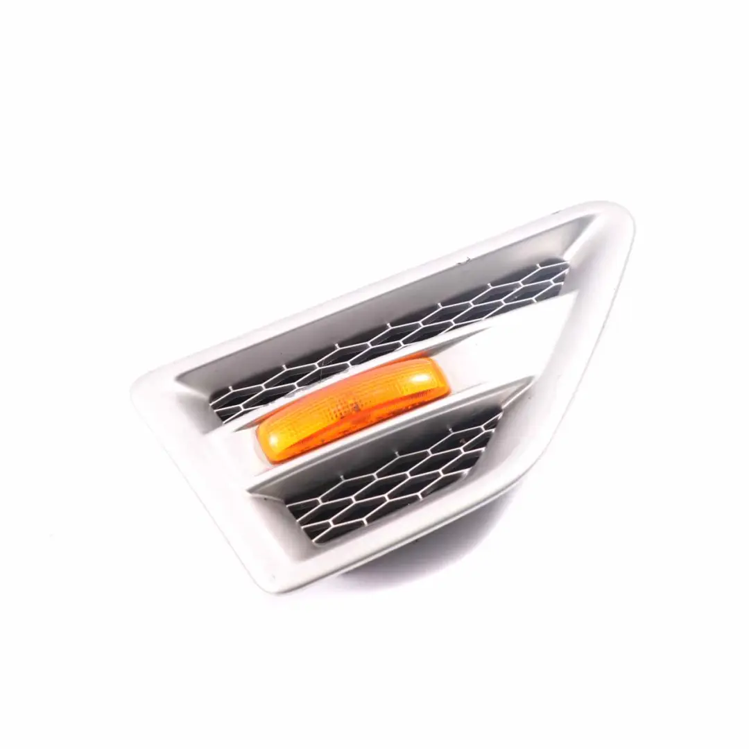 Side Panel Grille Land Rover Freelander 2 Front Right O/S Fender Indicator Vent to with Part number LR001658 Side Panel Grille Land Rover Freelander 2 Front Right O/S Fender Indicator Vent - SKU LR001658 - Part number LR001658