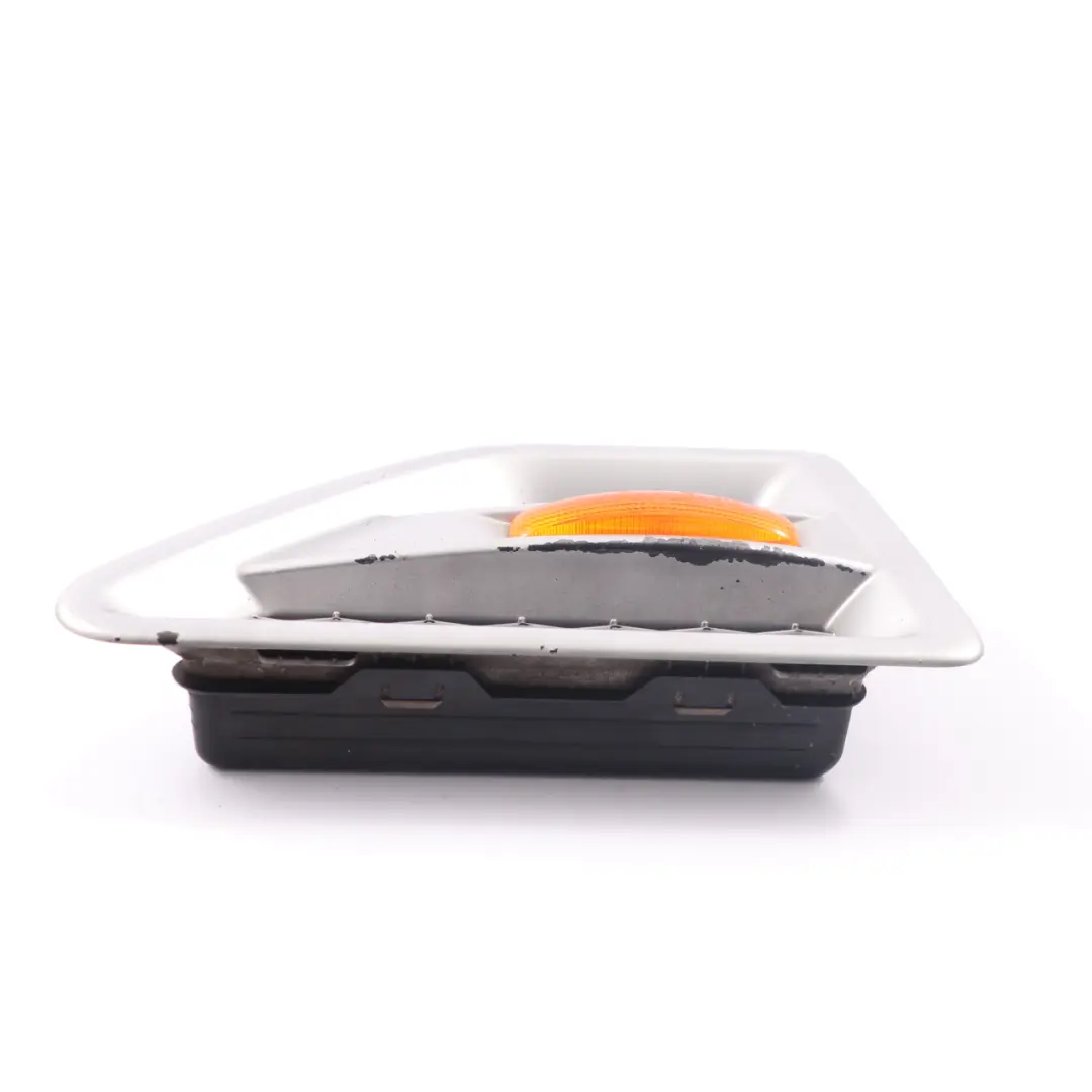 Pannello laterale Griglia anteriore destro Indicatore per Land Rover Freelander 2 con numero di parte LR001658 Land Rover Freelander 2 Pannello laterale Griglia anteriore destro Indicatore - SKU LR001658 - Numero di parte LR001658