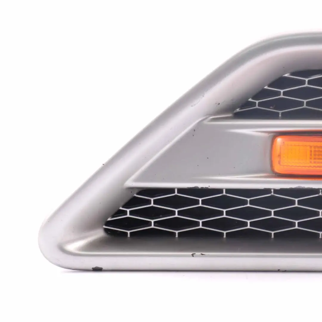 Panneau latéral Grille Land Rover Freelander 2 Évent d'indicateur d'aile pour à propos du numéro de pièce LR001658 Panneau latéral Grille Land Rover Freelander 2 Évent d'indicateur d'aile - SKU LR001658 - Numéro de pièce LR001658